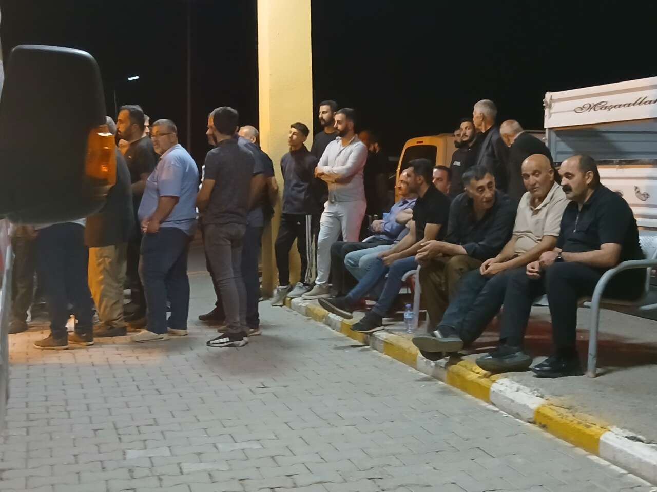 Seyir halindeki otomobilde yangın! Baba ve 2 çocuğu alevlerin arasında kaldı 6